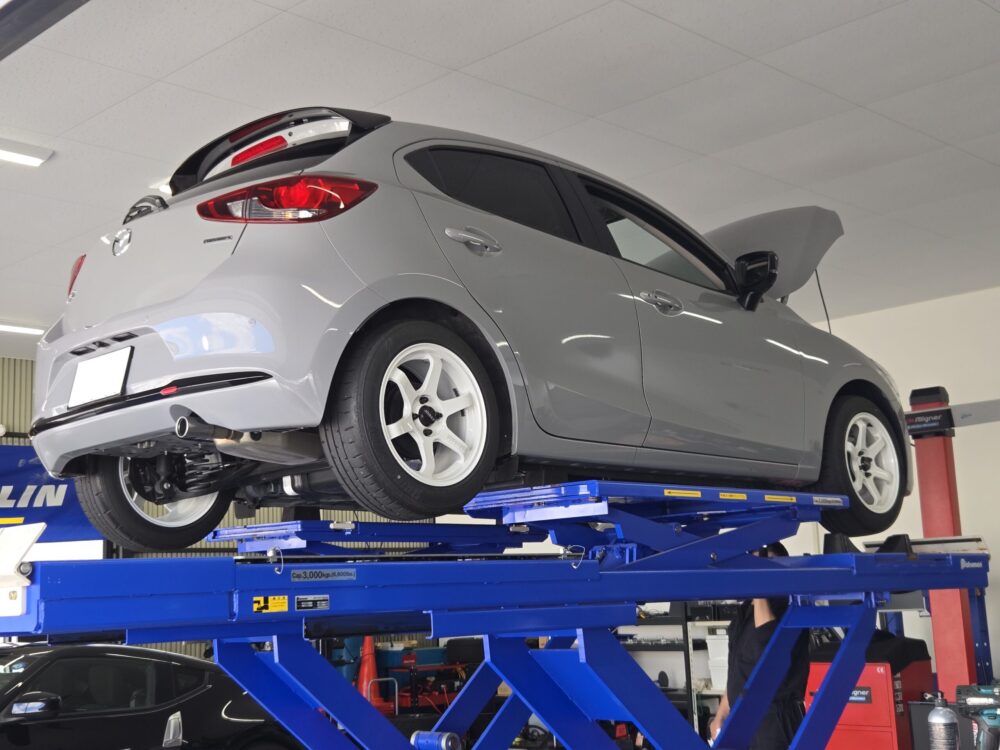 法定12か月点検で入庫したMAZDA2